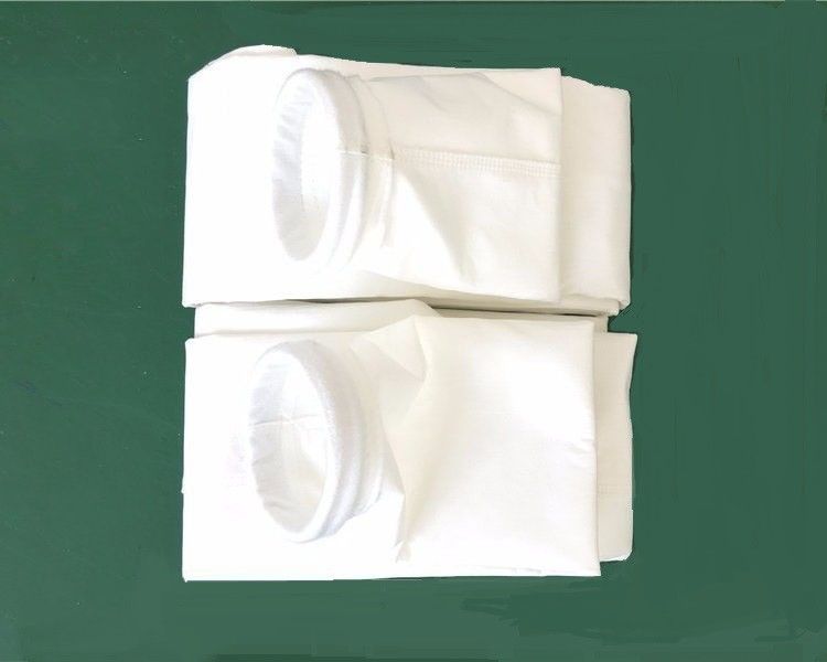 Saco de filtro de poliéster de temperatura normal com revestimento por membrana de PTFE e precisão de filtragem de 0,1 μm para recolha de poeira industrial